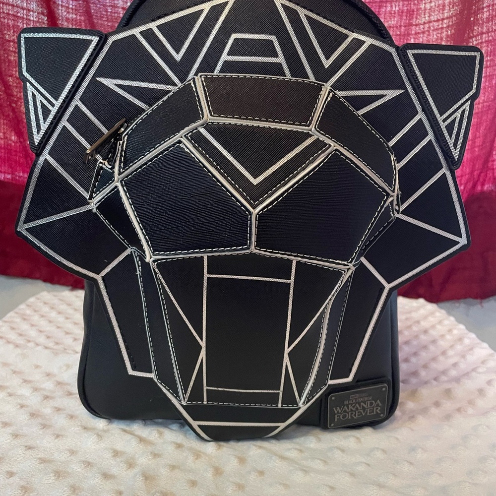 Loungefly Wakanda forever HT MB